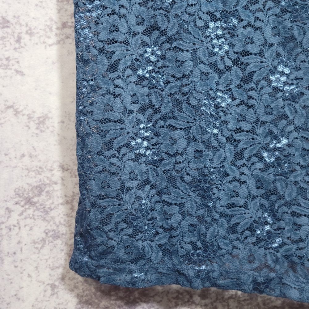 Lace Top‎ - Picture 4 of 10